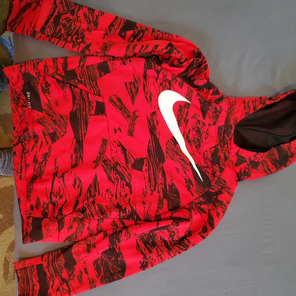 Nike dri fit boys sweatshirt